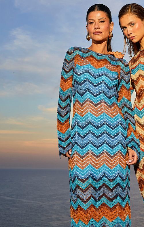 Vestido Tricot Longo Decote Costas Listras Furos Zig